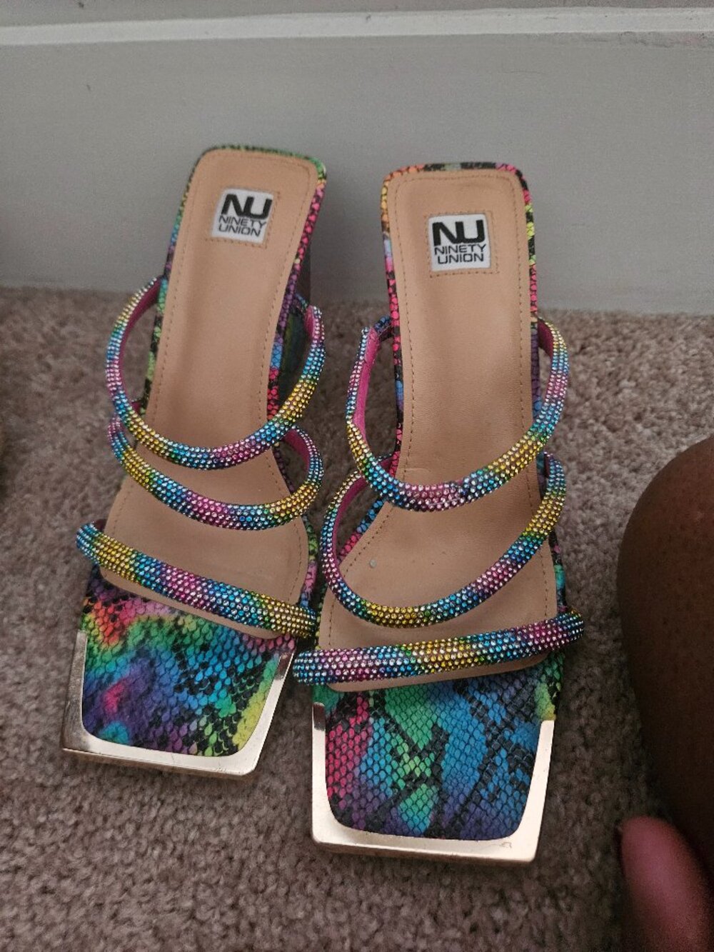Multicolor heels